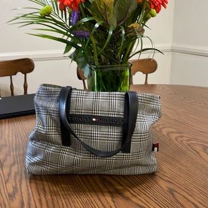 Tommy Hilfiger cloth purse